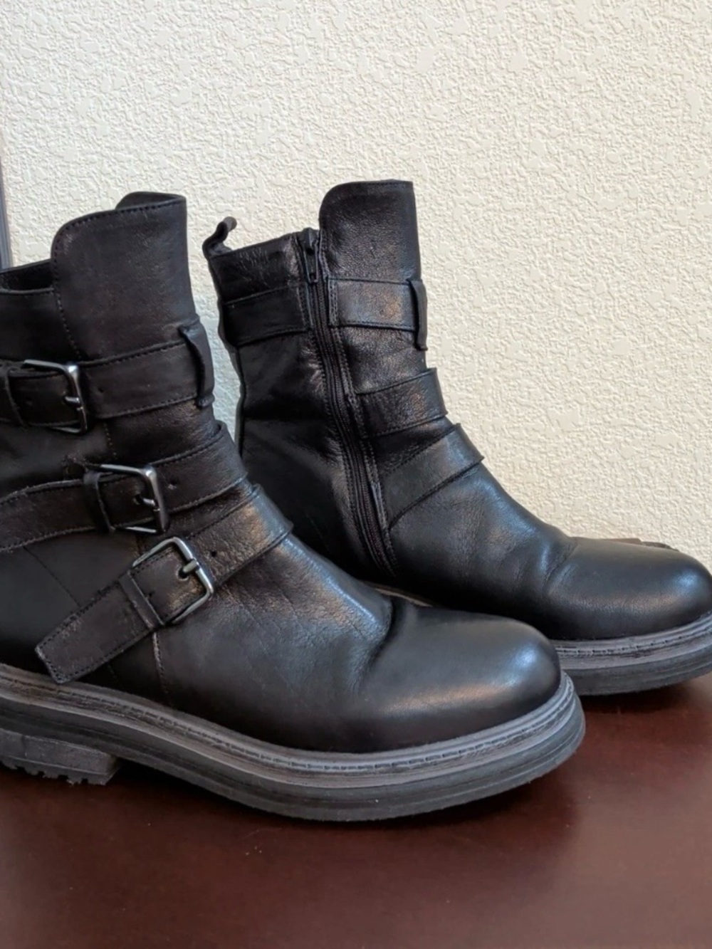 Women’s edgy leather Black boots Buckle Moto Ankle